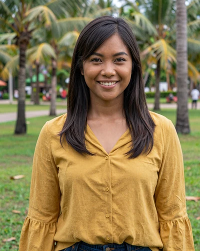 Ratna, an Indonesian woman from Jakarta seeking meaningful relationship on Skobbler