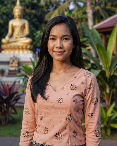 Apsara, a Thai woman from Chiang Mai ready to chat on Skobbler dating