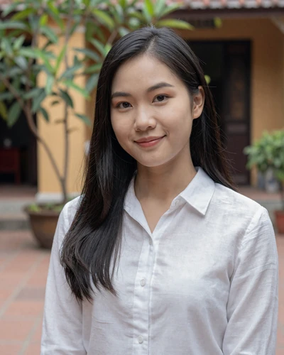 Linh, a Vietnamese woman from Hanoi ready for meaningful connection on Skobbler