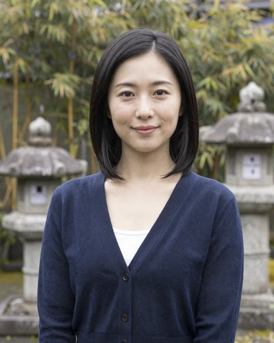 Haruka, an elegant Japanese woman from Osaka seeking genuine partnership on Skobbler